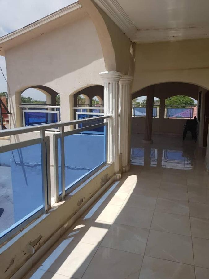 Touray Guest House Old Yundum Exterior foto